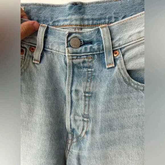 Levi’s 501 men’s straight  leg jeans light wash - Picture 4 of 9